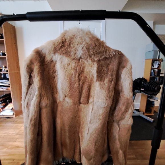 Betty Barclay collection rabbit fur jacket. - Picture 5 of 7